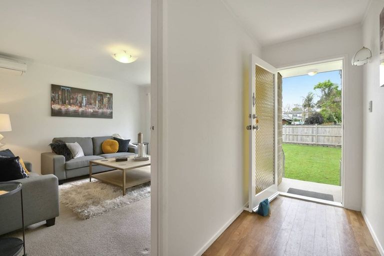 Photo of property in 33b Mccrystal Avenue, Eastern Beach, Auckland, 2012