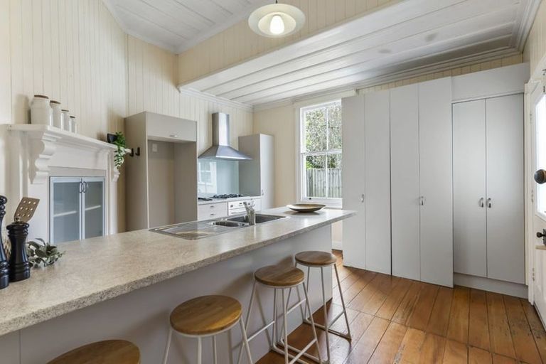 Photo of property in 5 Mariposa Crescent, Birkenhead, Auckland, 0626