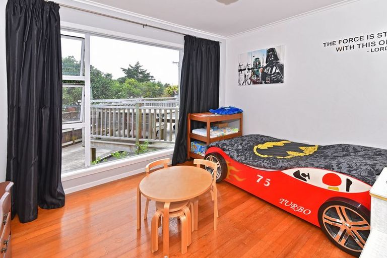 Photo of property in 5 Coles Place, Manurewa, Auckland, 2102