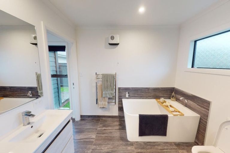 Photo of property in 4 Serenity Crescent, Kelvin Grove, Palmerston North, 4414