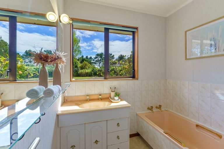 Photo of property in 44 Te Horo Beach Road, Te Horo, Otaki, 5581