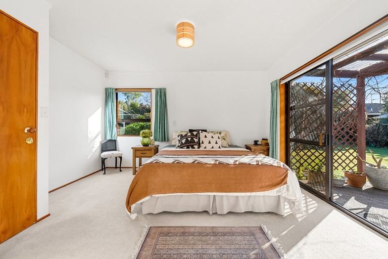 Photo of property in 8 Runanga Grove, Waikanae, 5036