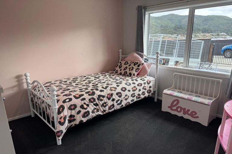 Photo of property in 18 Grande Place, Wainuiomata, Lower Hutt, 5014