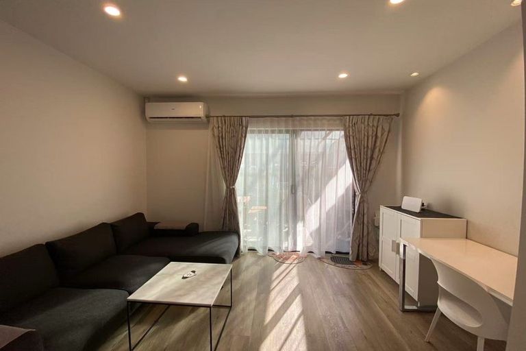 Photo of property in 6 Treeline Lane, Flat Bush, Auckland, 2019