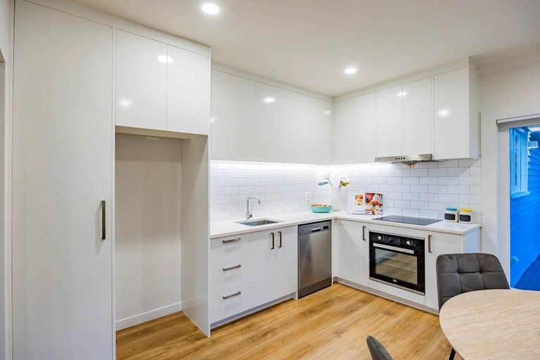 Photo of property in 1/14 Taharoto Road, Takapuna, Auckland, 0622