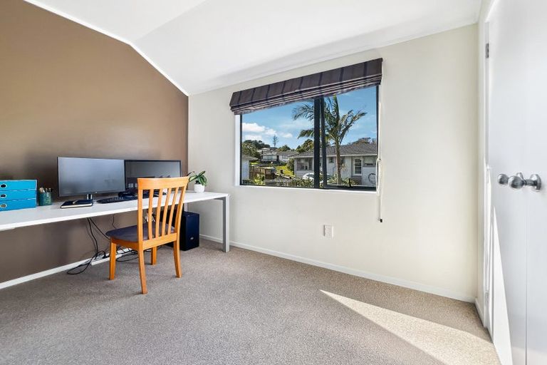 Photo of property in 14a Mchardy Place, Glenfield, Auckland, 0627