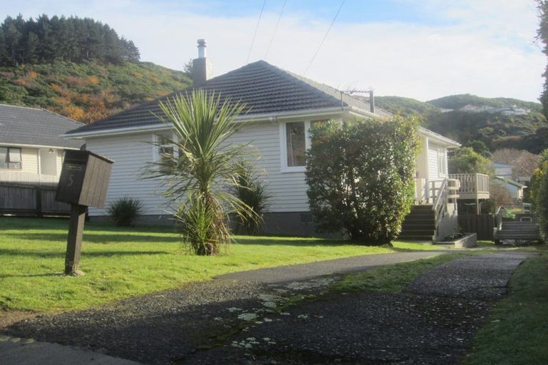 Photo of property in 5 Hillary Street, Tawa, Wellington, 5028