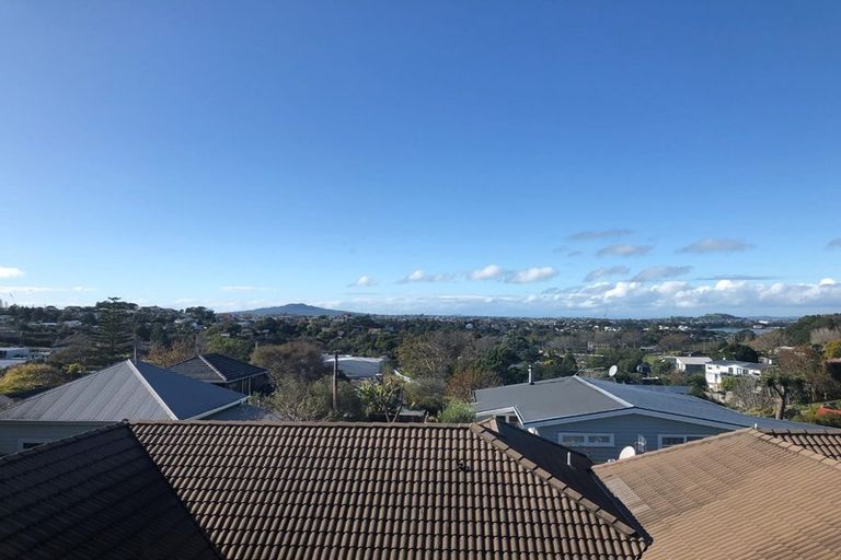 Photo of property in 3/57 Gladstone Road, Northcote, Auckland, 0627