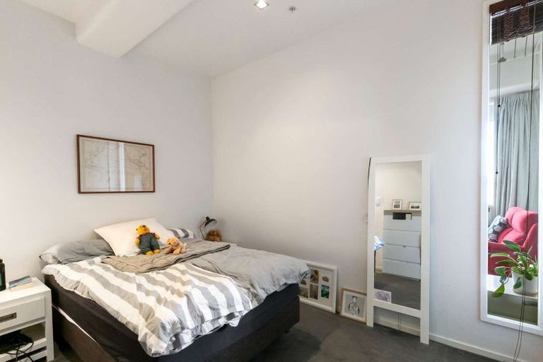 Photo of property in Stadium Garden Flats, 314/107 Thorndon Quay, Pipitea, Wellington, 6011