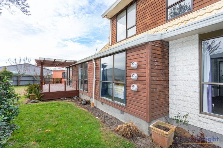 Photo of property in 22 Geraldo Place, Russley, Christchurch, 8042