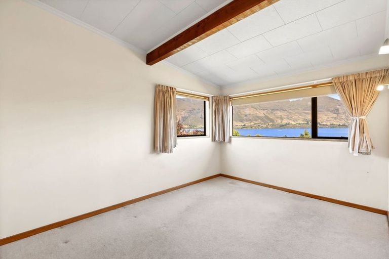 Photo of property in 1 Roto Place, Wanaka, 9305