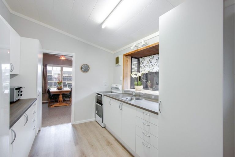 Photo of property in 129 Gloucester Street, Taradale, Napier, 4112