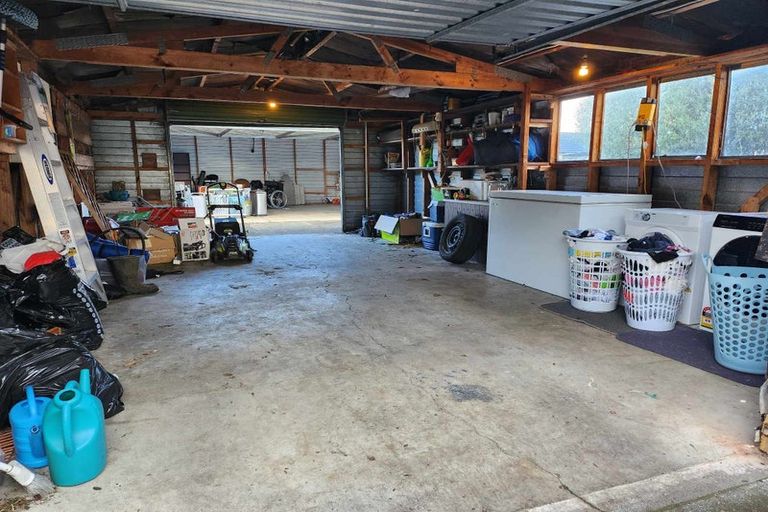 Photo of property in 2a Montrose Place, Takaro, Palmerston North, 4412