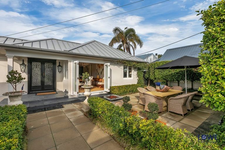 Photo of property in 63 Ngataringa Road, Devonport, Auckland, 0624