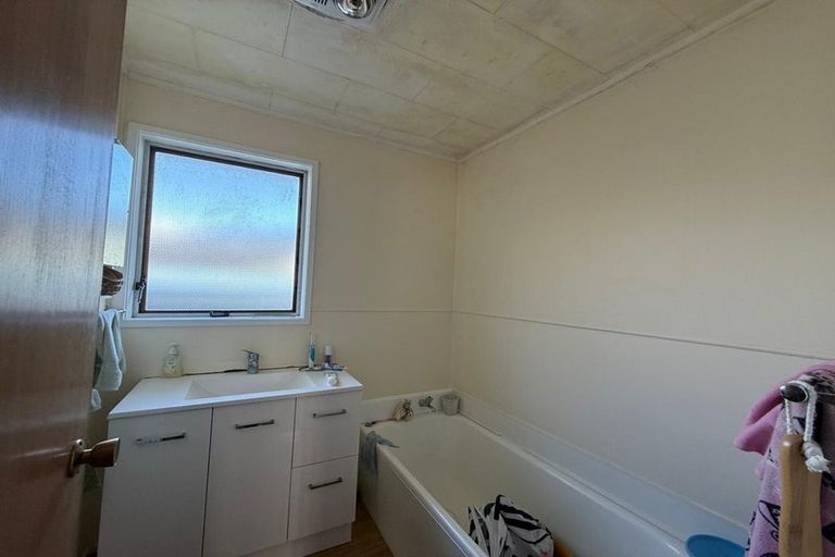 Photo of property in 5 Chesley Place, Half Moon Bay, Auckland, 2012
