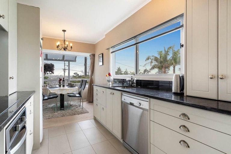 Photo of property in 714 East Coast Road, Pinehill, Auckland, 0632