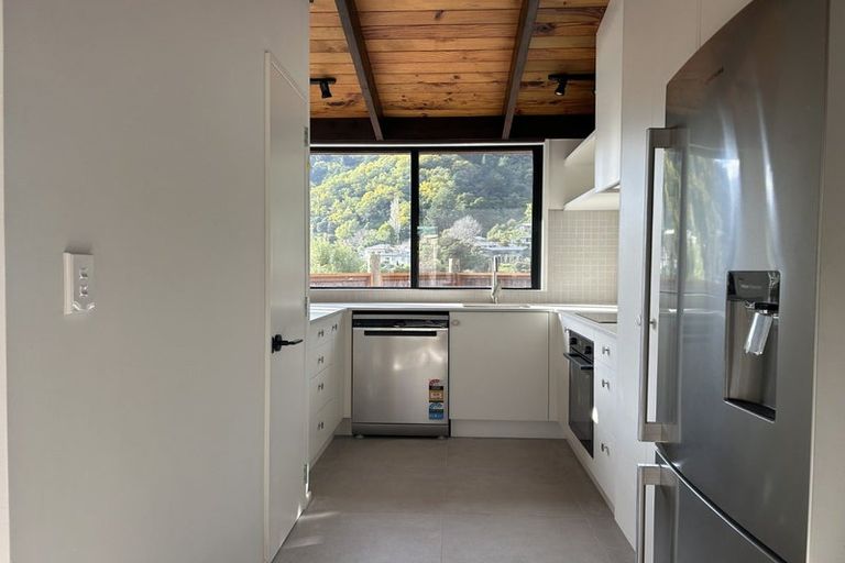 Photo of property in 25a Hampden Street, Picton, 7220