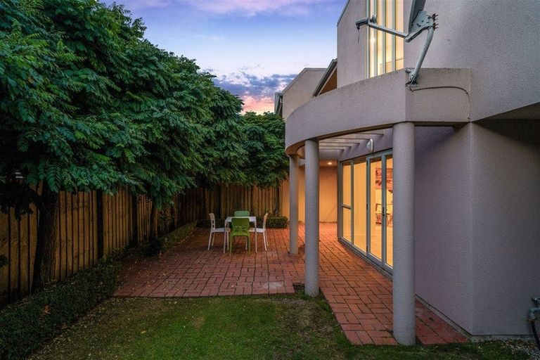Photo of property in 2/110 Nayland Street, Sumner, Christchurch, 8081