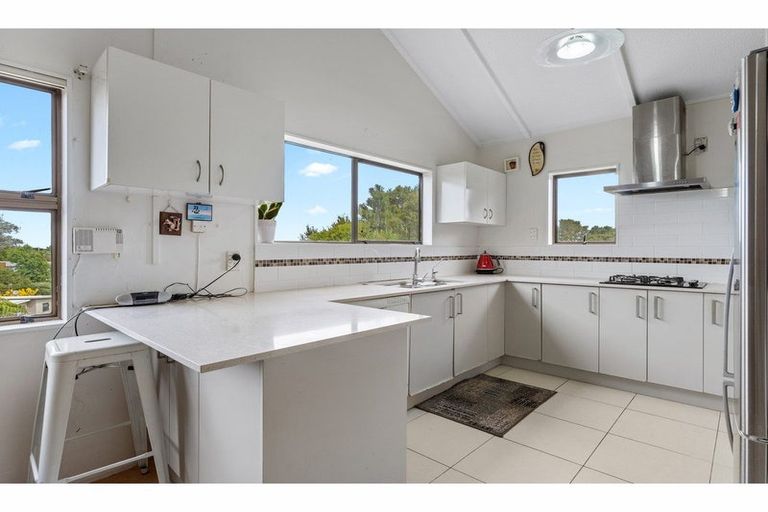 Photo of property in 1/33 Sapphire Place, Bayview, Auckland, 0629
