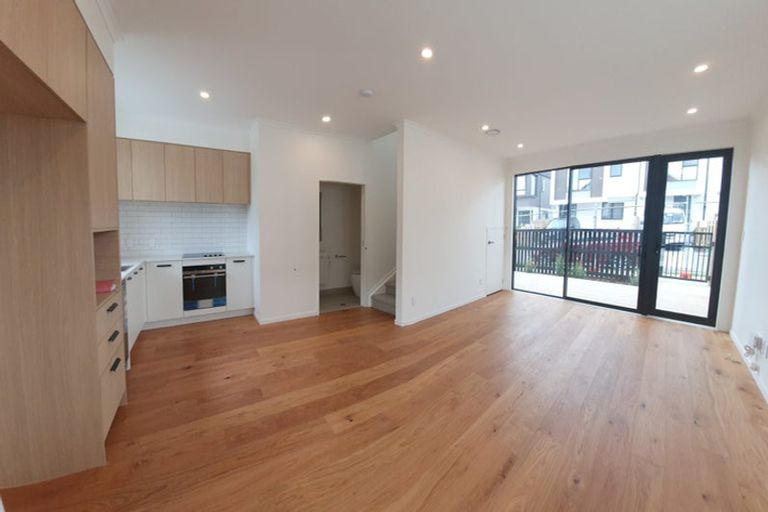 Photo of property in 48 Waipuhinui Way, Wiri, Auckland, 2104