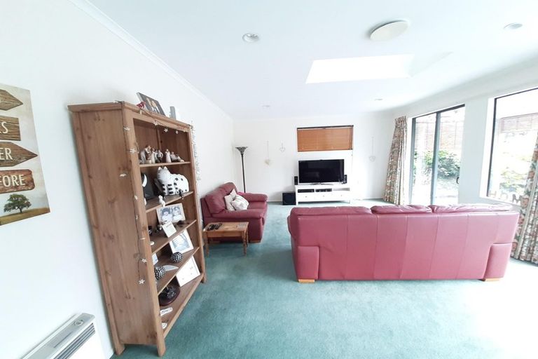 Photo of property in 20 Oban Road, Browns Bay, Auckland, 0630