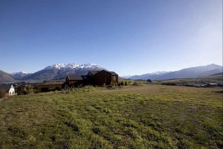 Photo of property in 42 Orford Drive, Jacks Point, Queenstown, 9371