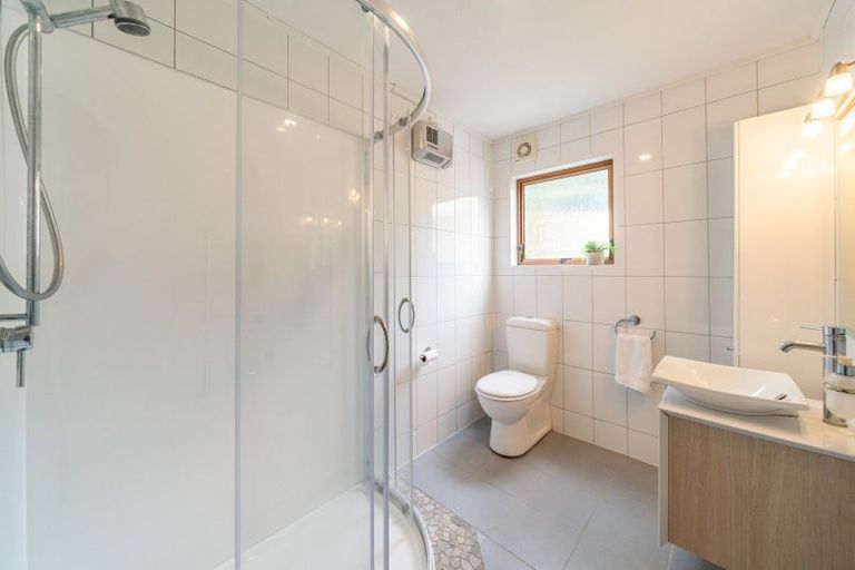 Photo of property in 6 The Track, Plimmerton, Porirua, 5026