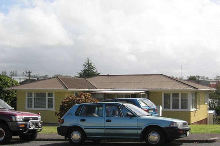 Photo of property in 35 Barbary Avenue, Kelston, Auckland, 0602