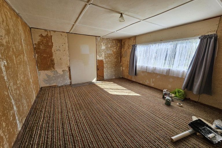 Photo of property in 12 Akaroa Street, Pongaroa, 4991