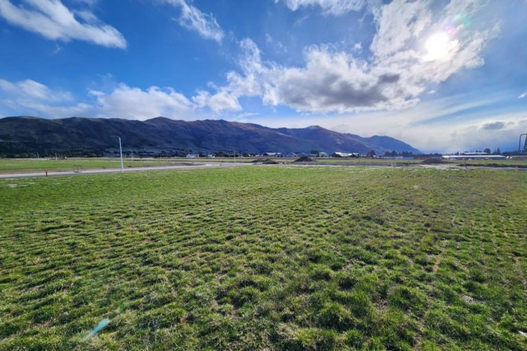 Photo of property in 27 Packer Road, Wanaka, 9382