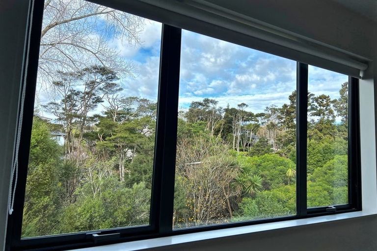 Photo of property in 57 Morihana Close, Glen Eden, 0602