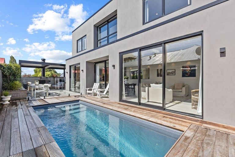 Photo of property in 114a Paparoa Street, Papanui, Christchurch, 8053