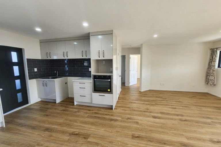 Photo of property in 51 Astley Avenue, New Lynn, Auckland, 0600