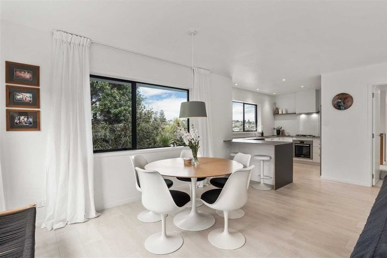 Photo of property in 2/12 Fallow Street, Browns Bay, Auckland, 0630