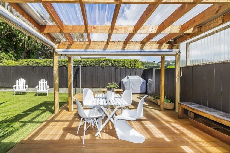 Photo of property in 20 Melbourne Road, Island Bay, Wellington, 6023