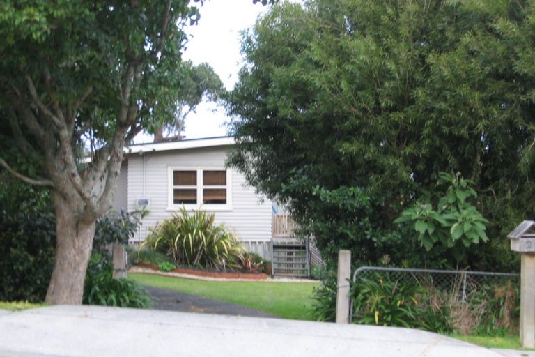 Photo of property in 21 Leigh Road, Leigh, 0985