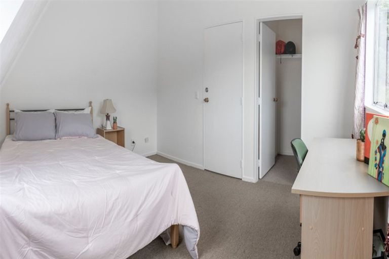 Photo of property in 2/61 Woodhouse Avenue, Karori, Wellington, 6012