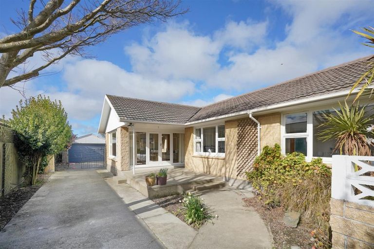 Photo of property in 18 Longmuir Street, Ilam, Christchurch, 8041