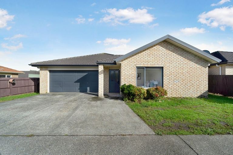 Photo of property in 9 Woodbank Drive, Glen Eden, Auckland, 0602