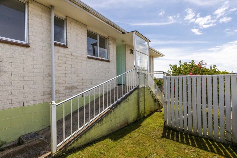 Photo of property in 2 Erica Place, Bell Block, New Plymouth, 4312