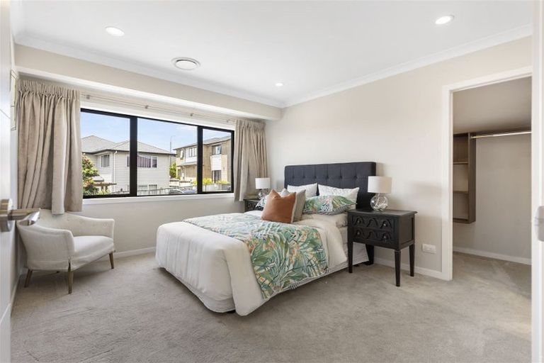 Photo of property in 97 Medallion Drive, Oteha, Auckland, 0632