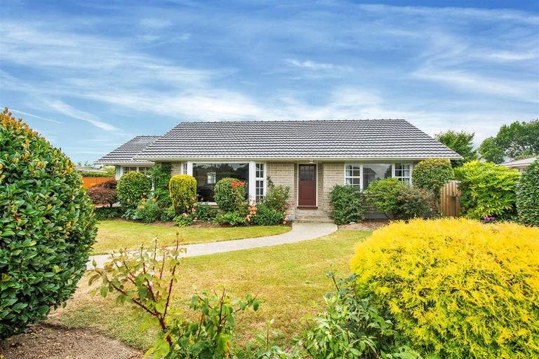 Photo of property in 6 Birkenhead Street, Avonhead, Christchurch, 8042