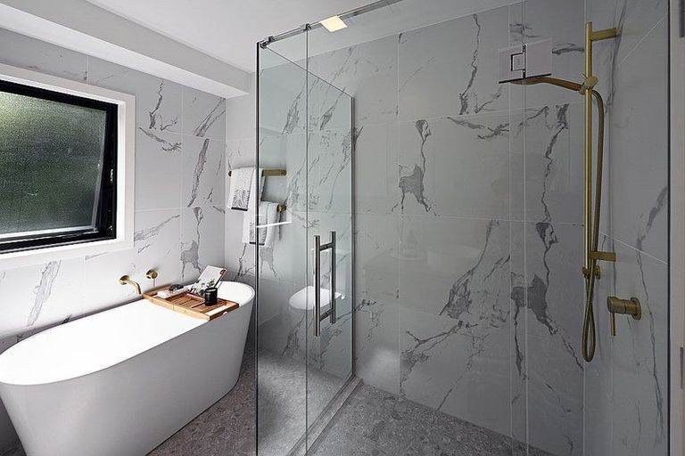 Photo of property in 22b Mariposa Crescent, Birkenhead, Auckland, 0626