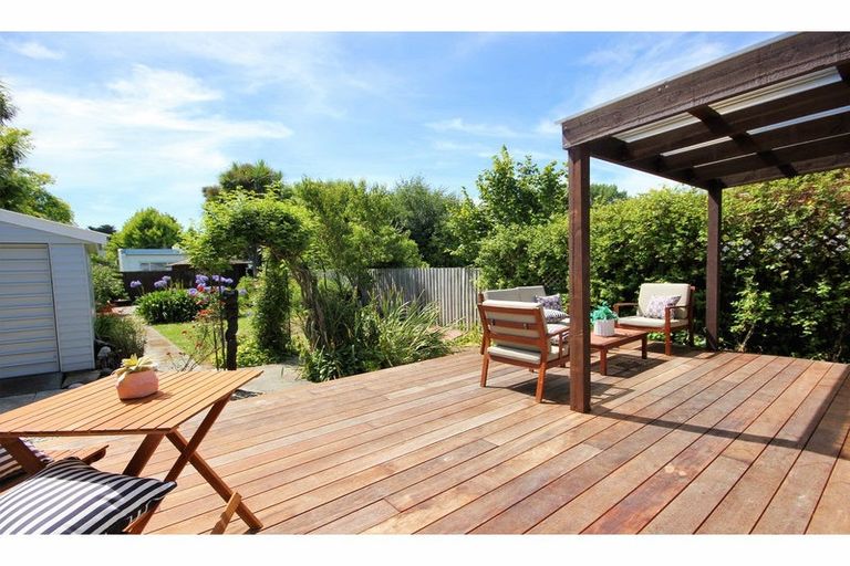 Photo of property in 22 Wilsons Road, Saint Martins, Christchurch, 8022
