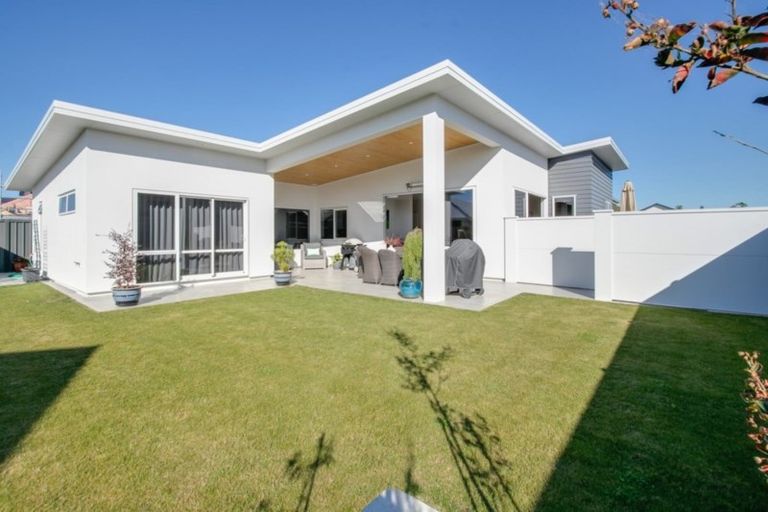 Photo of property in 6 Ruahine Road, Poraiti, Napier, 4112