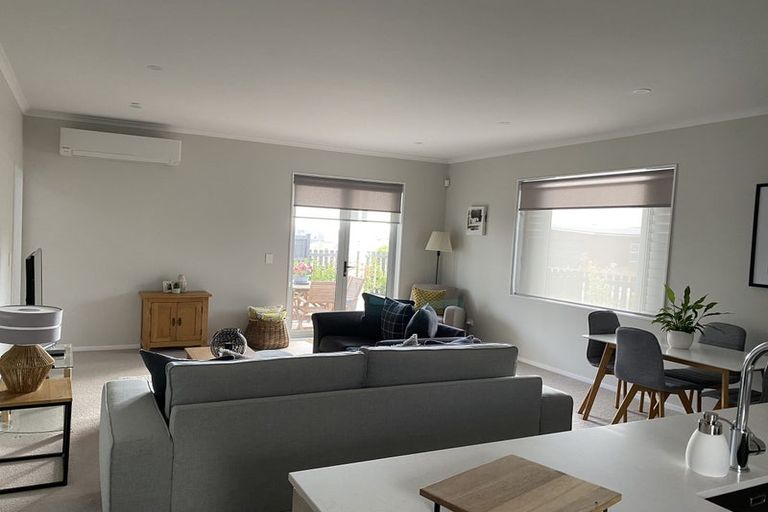 Photo of property in 2 Toka Lane, Red Beach, 0932