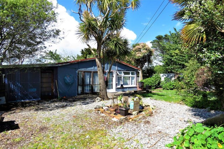 Photo of property in 4 Forbes Street, Westport, 7825