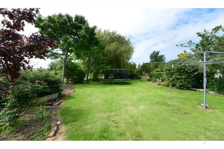 Photo of property in 66 Timaru Road, Waimate, 7924