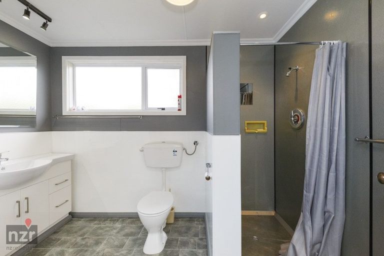 Photo of property in 20 Kuku Street, Tangimoana, 4822