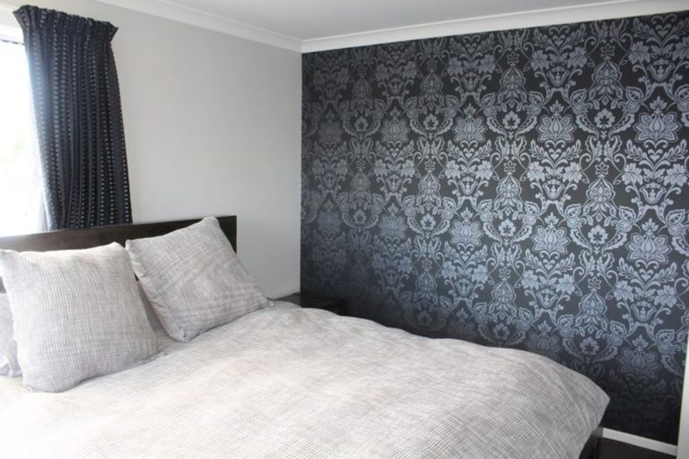 Photo of property in 6 Church Street, Winton, 9720